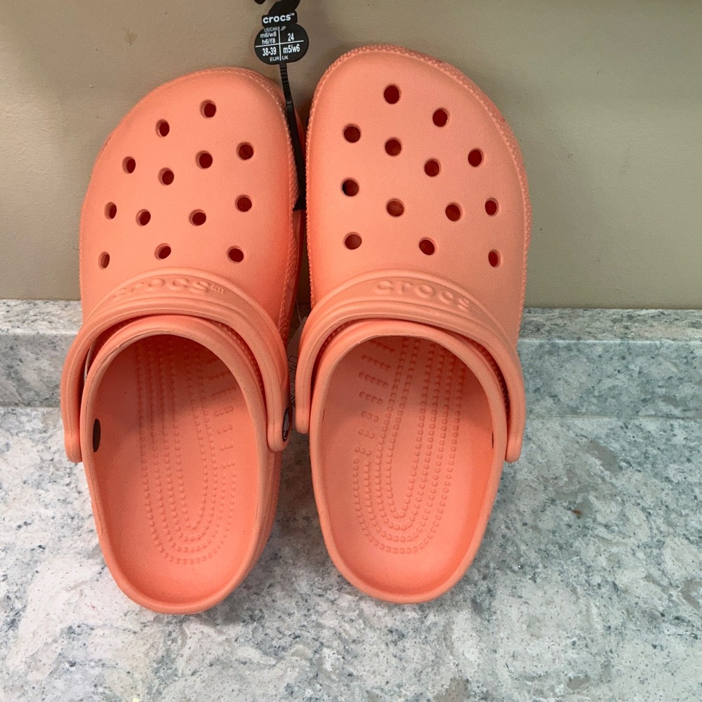 Crocs Clogs Classic M6 W8 Papaya Peach Orange Lightweight Water Friendly